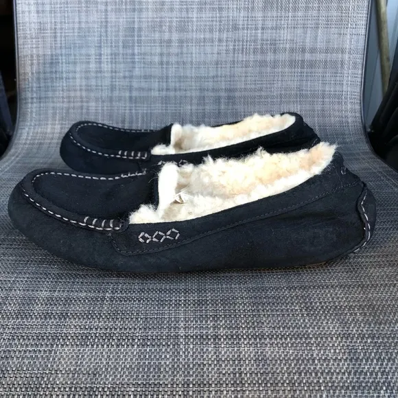 UGG Ansley Black Moccasin Slippers Shoes Women’s size 9