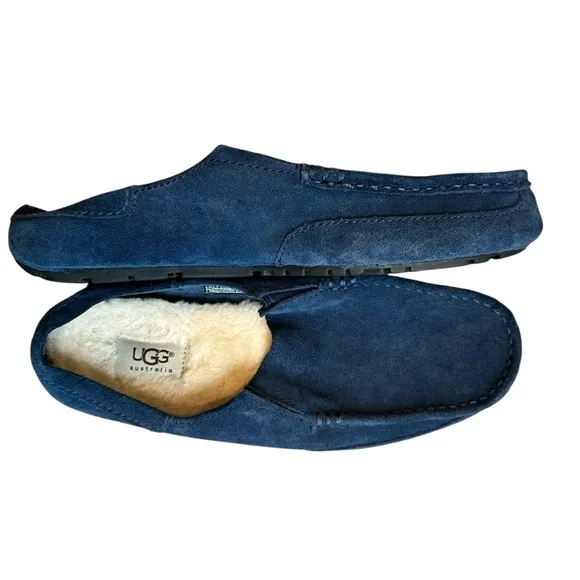 Ugg Ascot Deep Ocean Blue Slippers Size 10 like new condition