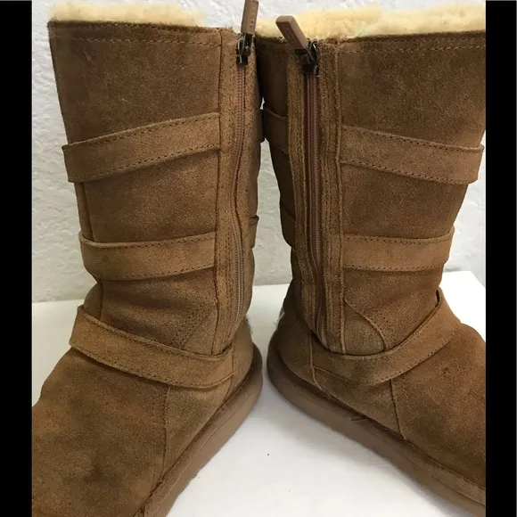 UGG Australia Kids Maddi II Boots  Size 13