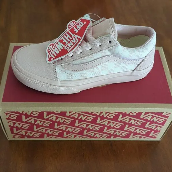 Vans Old Skool sneakers peach color; bog kids size 1.5 NEW