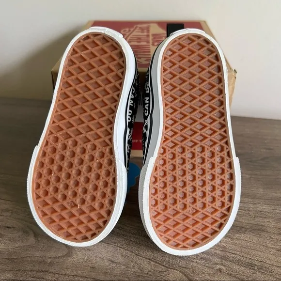 Vans Shine Bright Slip On Elastic Lace Toddler Shoe Size 5.5
