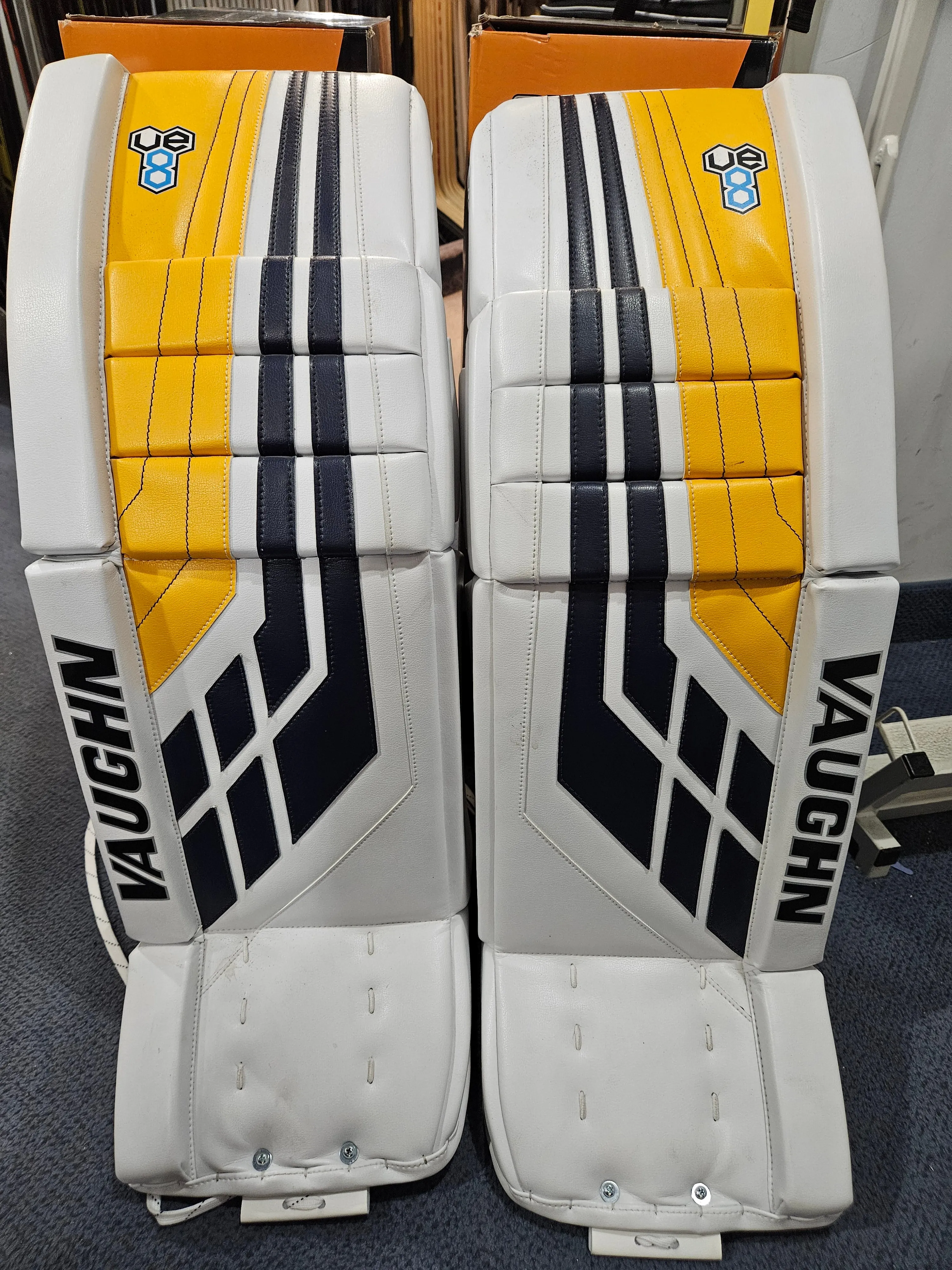 Velocity VE8 Carbon Pro Goalie Pads Senior