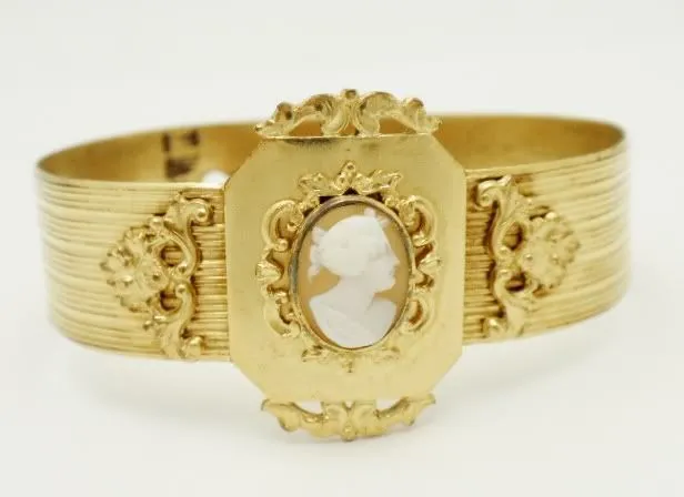 Victorian Antique Shell Cameo Bracelet Gold Plated