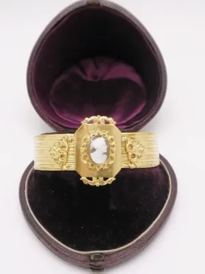 Victorian Antique Shell Cameo Bracelet Gold Plated