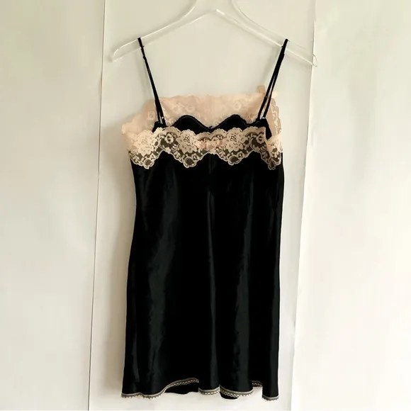 Victoria’s Secret Angels Vintage Satin Cami Slip black with pink lace trim