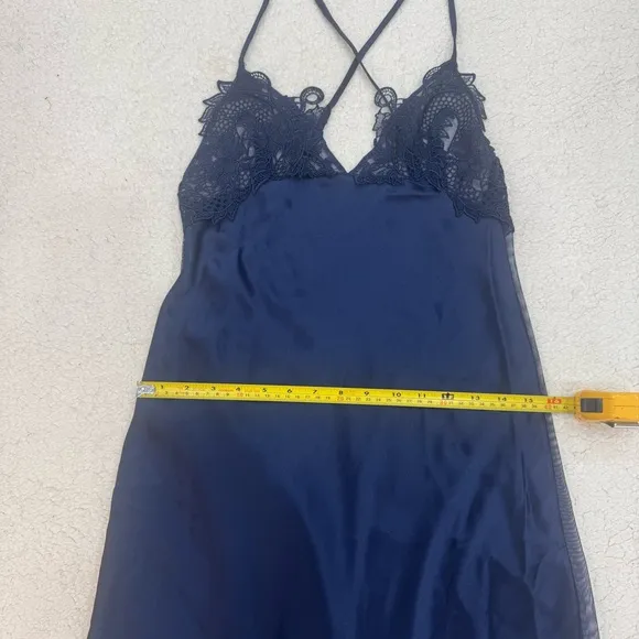Victoria’s Secret Dragon Lace Satin Long Slip Dress Size Medium Navy