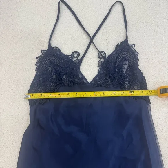 Victoria’s Secret Dragon Lace Satin Long Slip Dress Size Medium Navy
