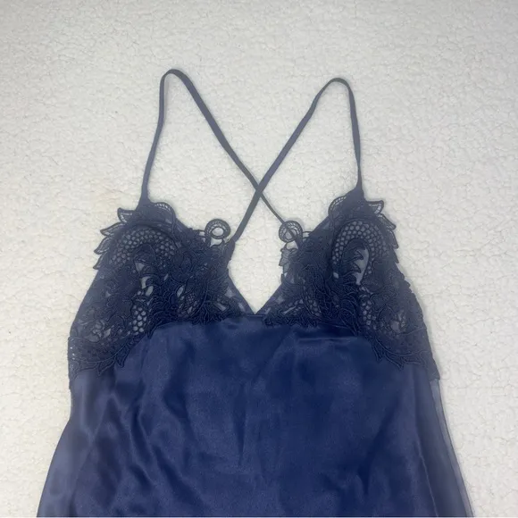 Victoria’s Secret Dragon Lace Satin Long Slip Dress Size Medium Navy