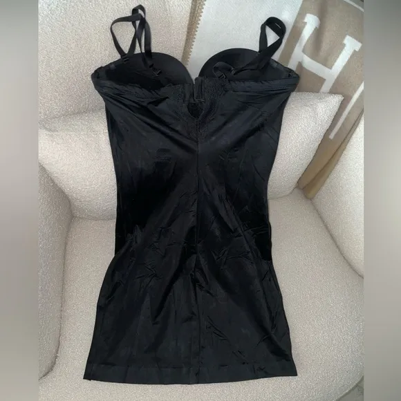 Victoria’s Secret Power Figure Convertible Shaping Slip 34B