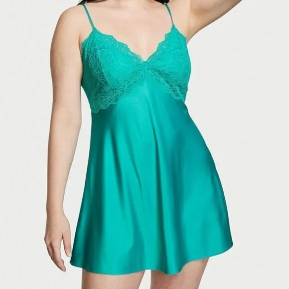 Victoria's Secret Valentines Satin Slip Small Emerald green Lace