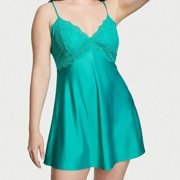 Victoria's Secret Valentines Satin Slip Small Emerald green Lace