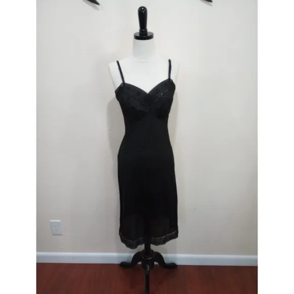 Vintage 1950's Vanity Fair Black Slip  - Size 32 / XS - S