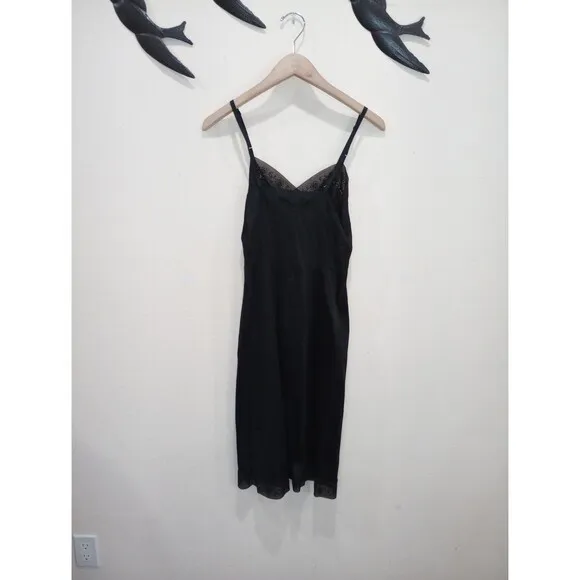 Vintage 1950's Vanity Fair Black Slip  - Size 32 / XS - S