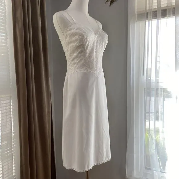 Vintage 50s Vanity Fair Pinup White Nylon Lace Bodice Full Slip Dress Size 34