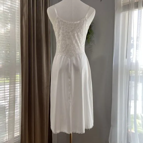 Vintage 50s Vanity Fair Pinup White Nylon Lace Bodice Full Slip Dress Size 34