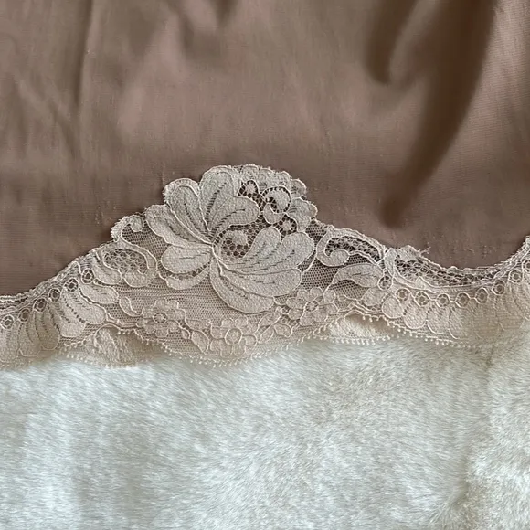 Vintage retro neutral mocha slip L