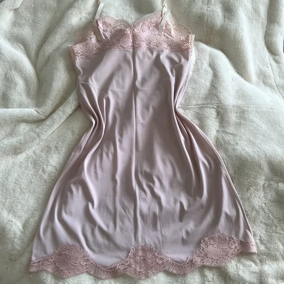 Vintage retro soft pink slip M