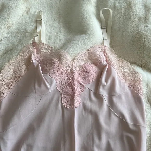 Vintage retro soft pink slip M