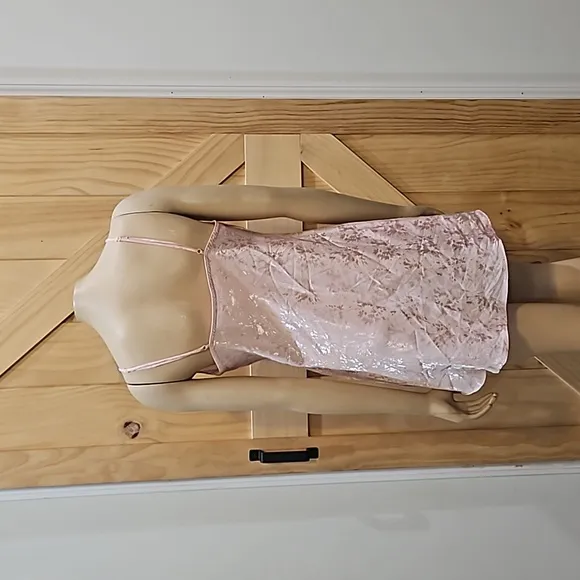 Vintage | Shirley of Hollywood Pink Metallic Patterned Slip Dress | M