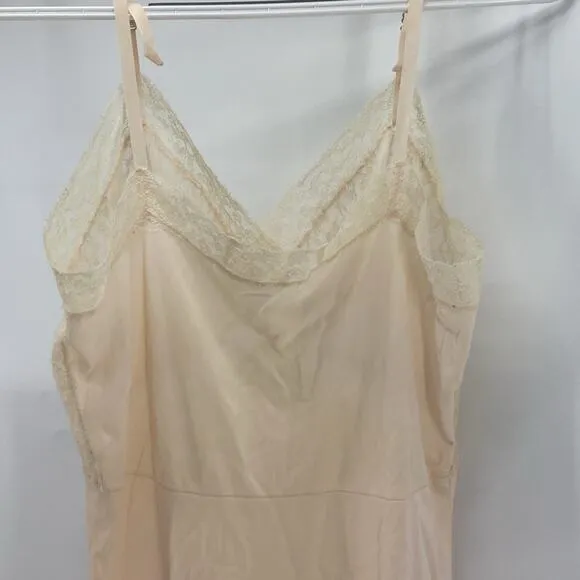 Vintage slip dress adjustable straps pink peach lace pleated details 50s cottage