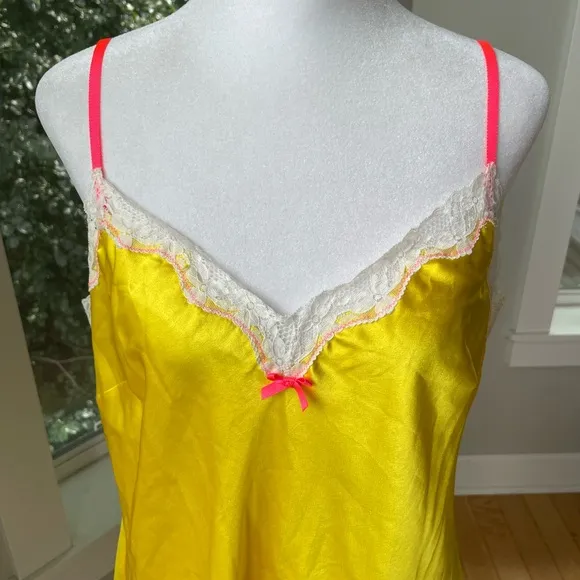 Vintage Victoria’s Secret Yellow White Hot Pink Lace Slip Dress Chemise Sz Large
