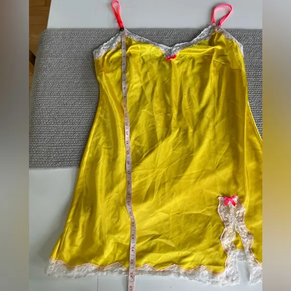 Vintage Victoria’s Secret Yellow White Hot Pink Lace Slip Dress Chemise Sz Large