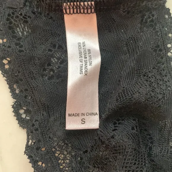 VS Rose Lace Garter Slip Black/Nude Underwire 34B NWOT GORGEOUS!!