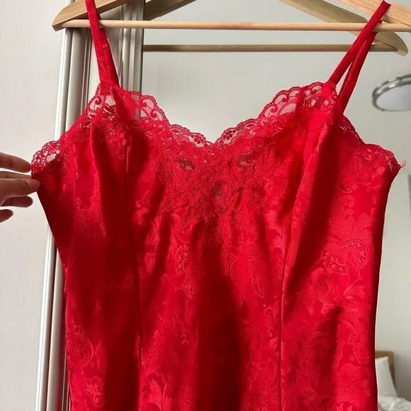 VTG Victoria’s Secret gold slip dress