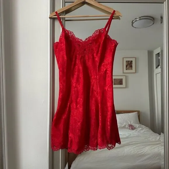 VTG Victoria’s Secret gold slip dress