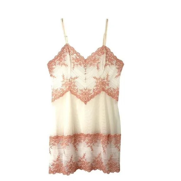 Wacoal Embrace Lace embroidered tulle slip chemise dress Size XL cream peach