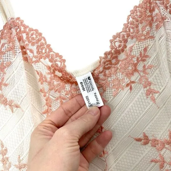Wacoal Embrace Lace embroidered tulle slip chemise dress Size XL cream peach