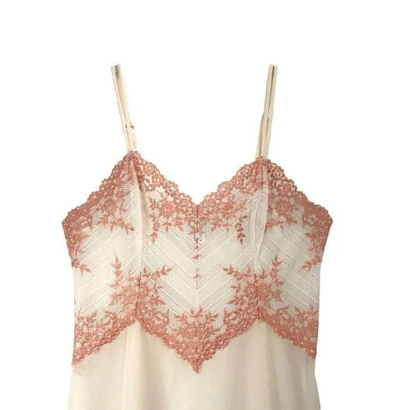 Wacoal Embrace Lace embroidered tulle slip chemise dress Size XL cream peach